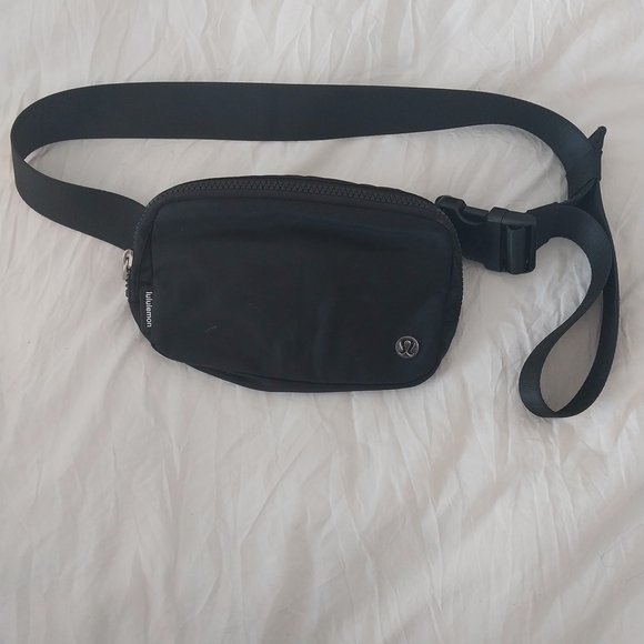 lululemon athletica Other - lululemon athletica Black Men's Belt Bag